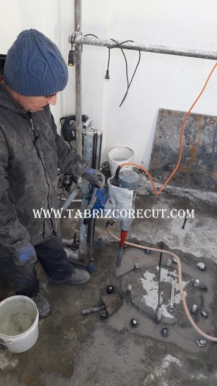 کاشت بولت در بتن با چسب کاشت اپوکسی